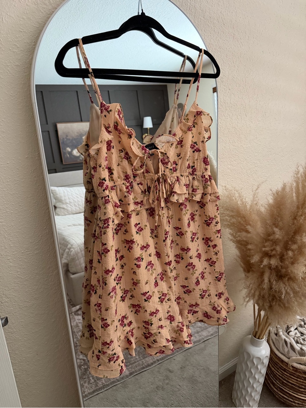 Vici Rebel Bloom Ruffle Floral Romper - Picture 4 of 6
